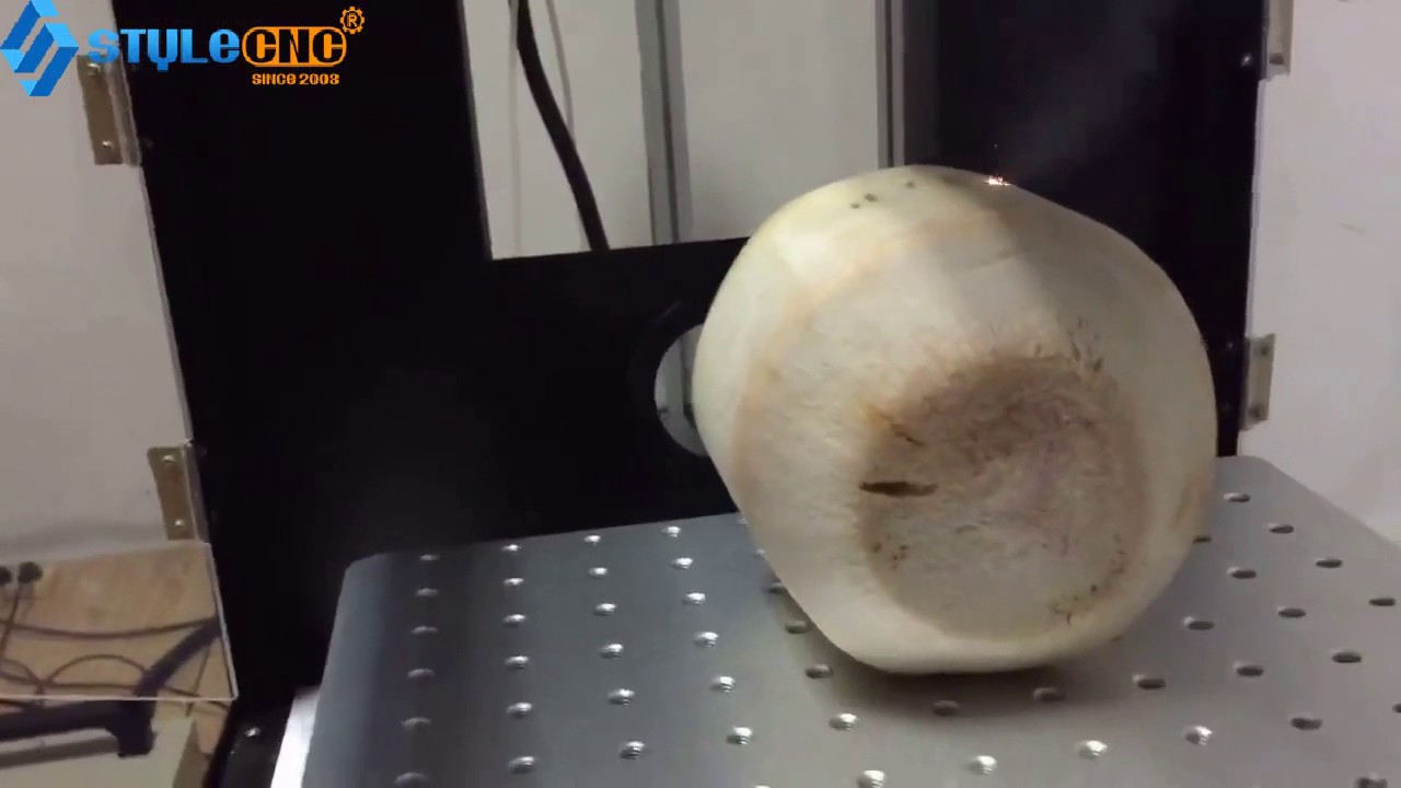 CO2 激光打標(biāo)機在新鮮椰子上 DIY 定制徽標(biāo) CO2 激光打標(biāo)機在新鮮椰子上 DIY 定制徽標(biāo)
